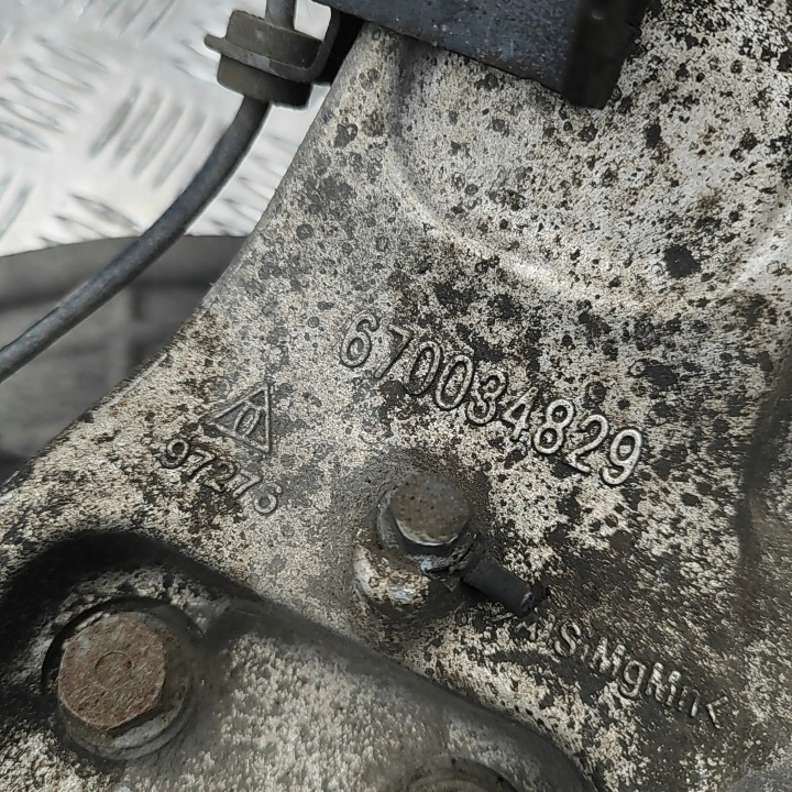 ROTULE DE DIRECTION AVANT GAUCHE MASERATI LEVANTE SUV (M161) 670034829 33526378 3.0L
