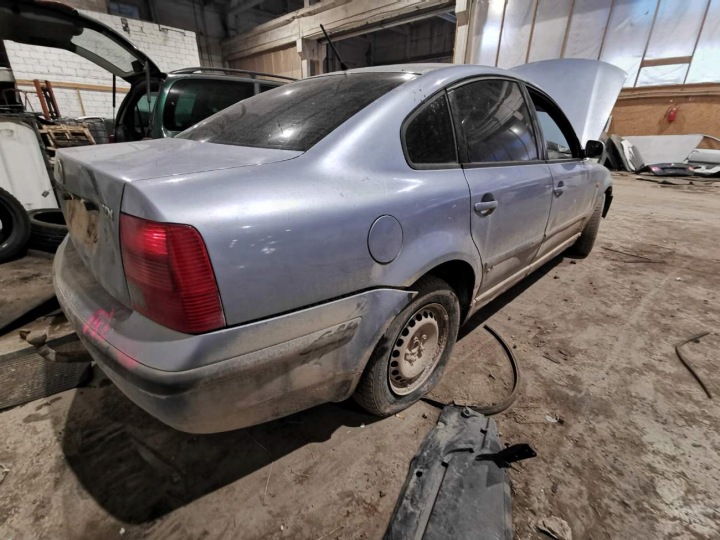 VOLKSWAGEN PASSAT CHARNIÈRE AVANT PORTES AVANT 1997 1.9L