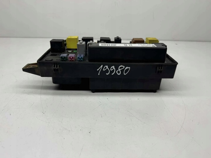 BOÎTE FUSIBLES OPEL ZAFIRA B (A05) 13206754 1.9L DIESEL 110KW 2007