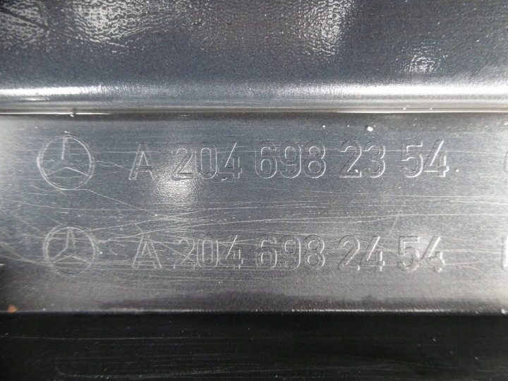 DROITE MOULURE SEUIL MERCEDES GLK 204 A2046982354