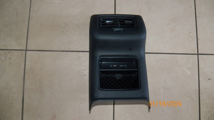 DEFLECTOR DE VENTILACIÓN USB SEAT ATECA 5F0819203 