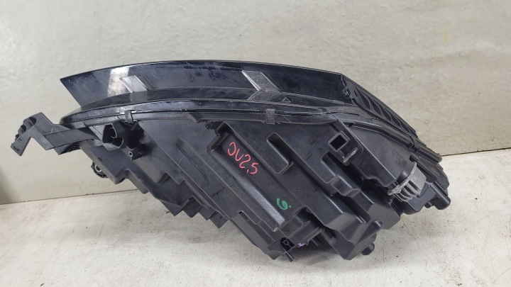 SKODA OCTAVIA 4 IV 5E3 PHARE GAUCHE AVANT AVANT PROJECTEUR 5E4941015
