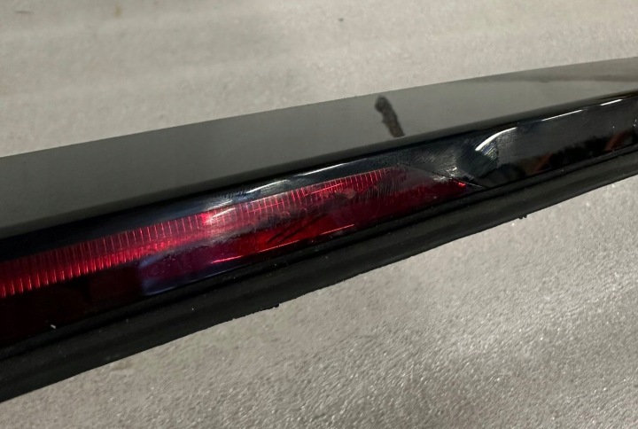 TROISIÈME LANTERNE STOP AUDI 4K8945097