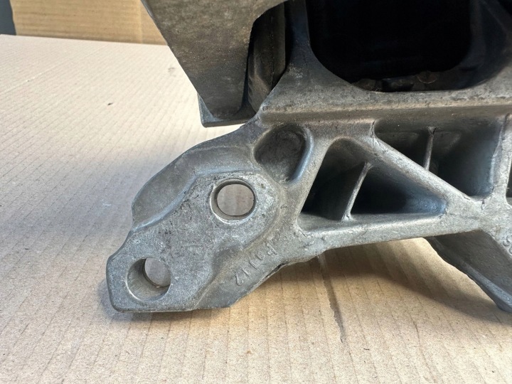 PEUGEOT 407 COUPÉ 3.0HDI V6 POIGNÉE COUSSIN MOTEUR BOÎTES AUTOMATE 326B97