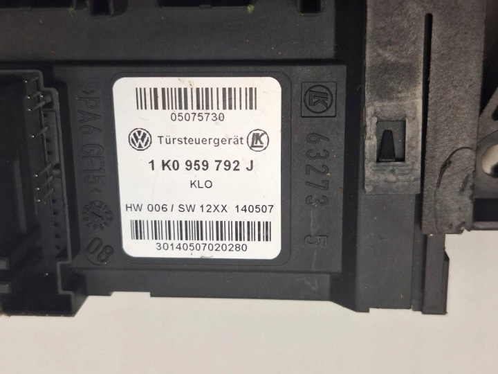 PETIT MOTEUR VITRES PORTES AVANT VOLKSWAGEN GOLF V 1K0959702M