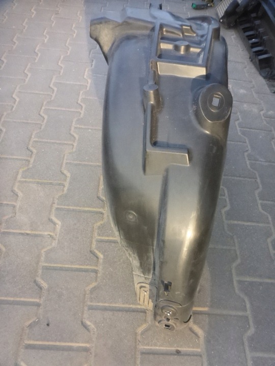 PEUGEOT 308 III T10 21- PASSAGE DE ROUE GAUCHE ARRIÈRE 9835379980 ORIGINAL