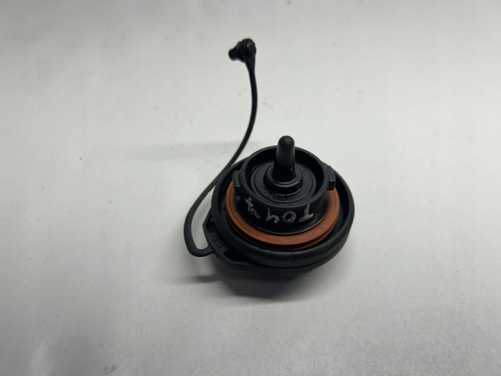 VOLKSWAGEN JETTA VII BOUCHON GOULOTTE DE REMPLISSAGE CARBURANTS 5Q0201553A 1400CM3 2019