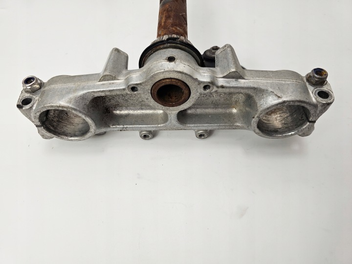YAMAHA XT 600 ÉTAGÈRE INFÉRIEURE SUSPENSIONS AVANT