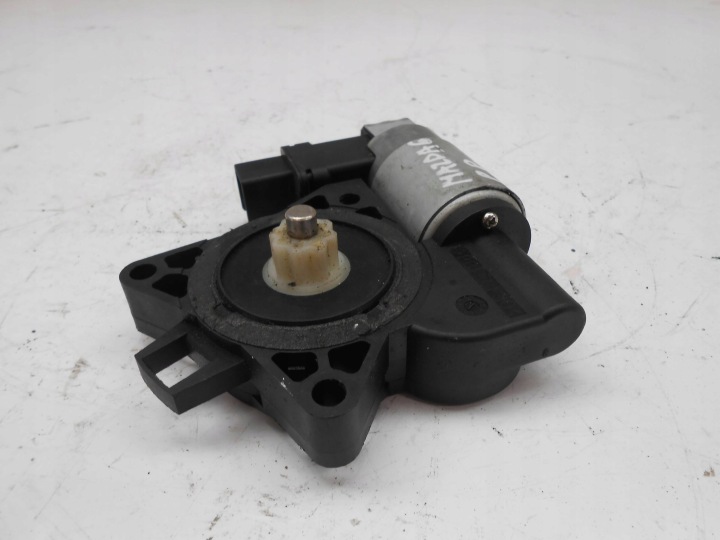 MAZDA 6 PETIT MOTEUR ÉLÉVATEUR VITRES DROIT AVANT G22C5858X
