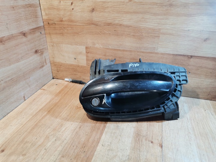 POIGNÉE EXTÉRIEUR GAUCHE AVANT BMW 7 E65 E66 7013701