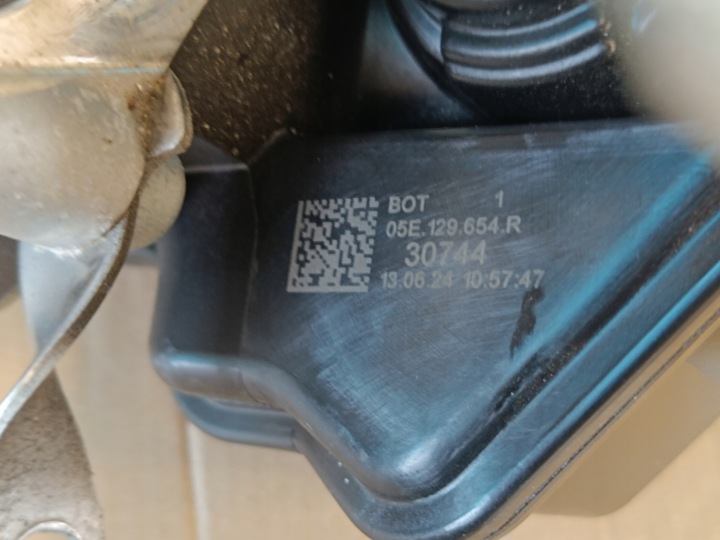 AUDI A3 8Y LIFT 1.5 TSI 85KW 2025 R TURBOCOMPRESSEUR 05E129654R 05E145702L