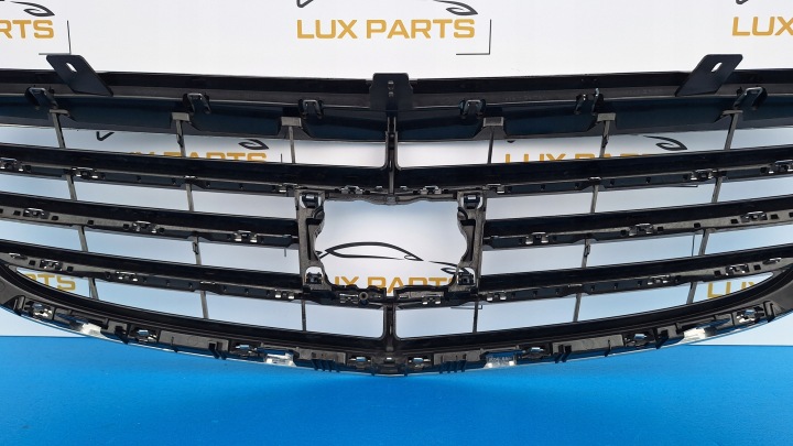 MERCEDES C W205 EXCLUSIVE ELEGANCE GRILLE CALANDRE EN BON ÉTAT
