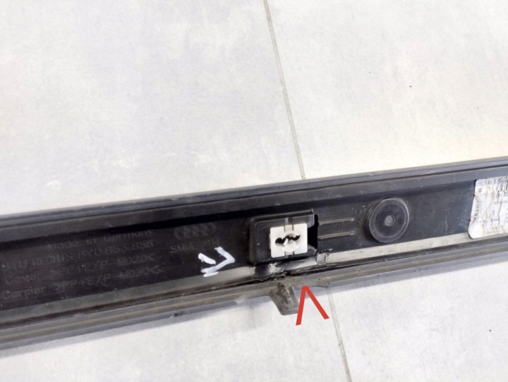 MOULURE SEUIL DROITE AUDI A3 8Y0 S LINE 20- S3