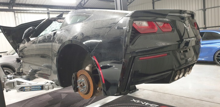 BAIGNOIRE COUVERCLES DE COFFRE CHEVROLET CORVETTE C7 Z51 2017R COUPÉ TARGA PARFAITE