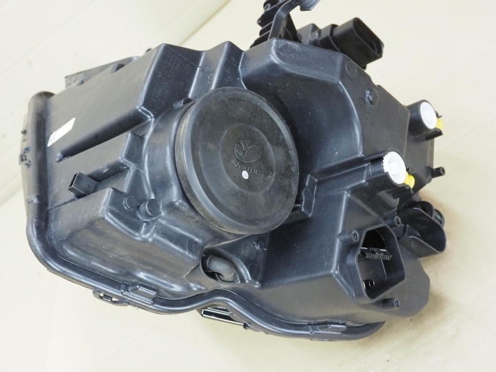 PHARE AVANT DROITE SKODA KAROQ 57B941010