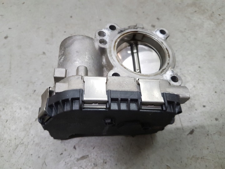 AUDI RSQ8 DHU DHUB 4.0 BT PAPILLON DES GAZ 0P2133062B