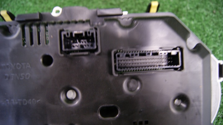 TABLEAU DE BORD COMPTEUR TOYOTA YARIS 3 1.5 B 83800-0U390 MB157560-777