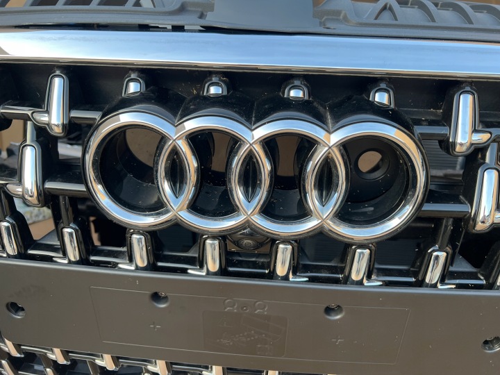 AUDI A8 D5 4N 2025 LIFT 3,0 TDI AVANT COMPLET MATRIX ACC LY9T 27 KM