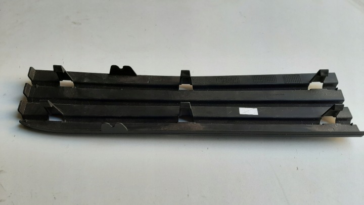PEUGEOT OE 9677724180 GRILLE PARE-CHOCS