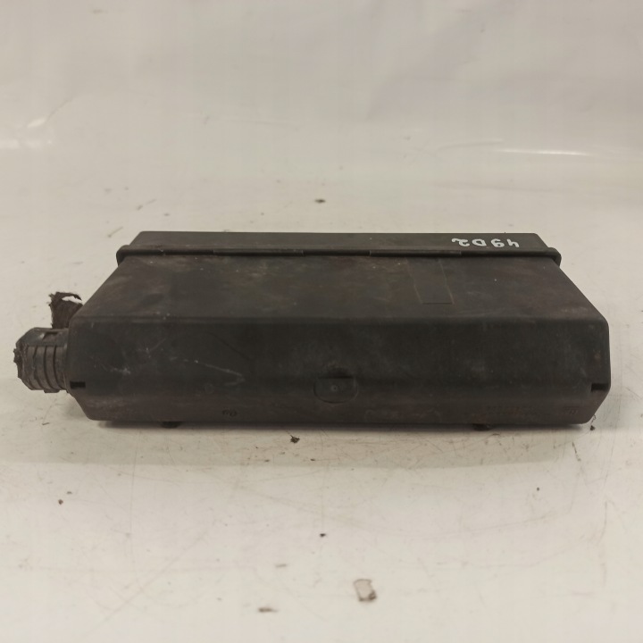 OPEL VECTRA B BOÎTE FUSIBLES 90504296 90504298