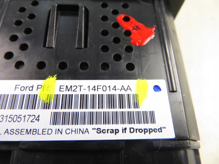 PRISE USB EM2T14F014AA
