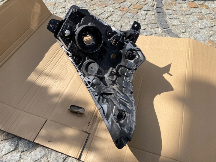 OPEL VIVARO B II PHARE GAUCHE AVANT 260605859R ORIGINAL