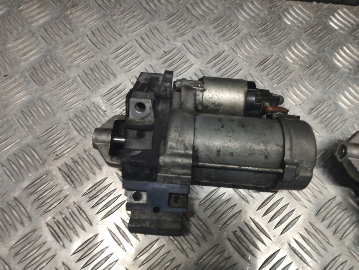 BMW F10 F20 F30 DÉMARREUR 8570846