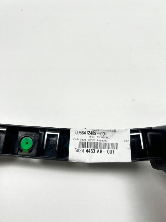 JEEP COMPASS II 2 17 GLISSIÈRE FIXATION PARE-CHOCS ARRIÈRE GAUCHE 68244463AB