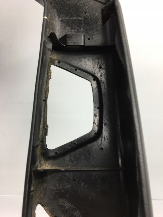 PLASTIQUE PROTECTION MONTANTS C COUVERCLES DE COFFRE MERCEDES W124 UNIVERSEL NOIRE 1246921189