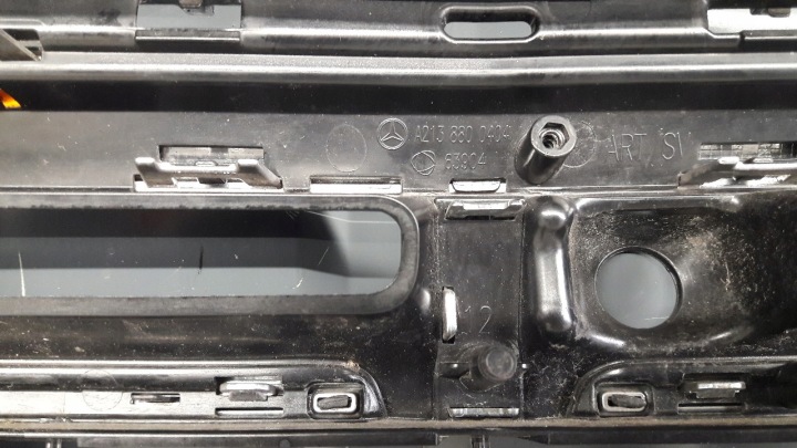 A2138800404 GRILLE CALANDRE MERCEDES W213 20R