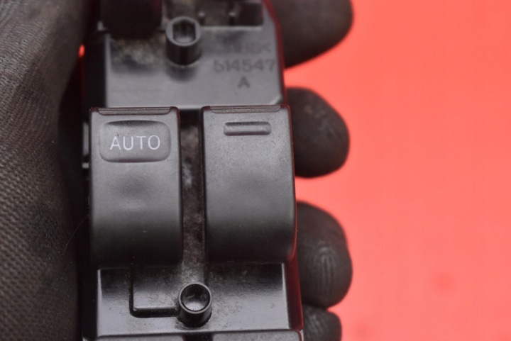PANNEAU COMMANDE VITRE EUROPE 84820-47021 TOYOTA PRIUS 2 II XW20 03-11