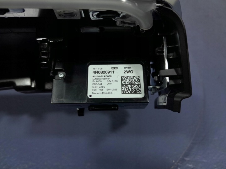 AUDI A8 D5 MOULURE DÉCOR TABLEAU DE BORD INSTRUMENTATION DROIT EUROPE 4N1857200
