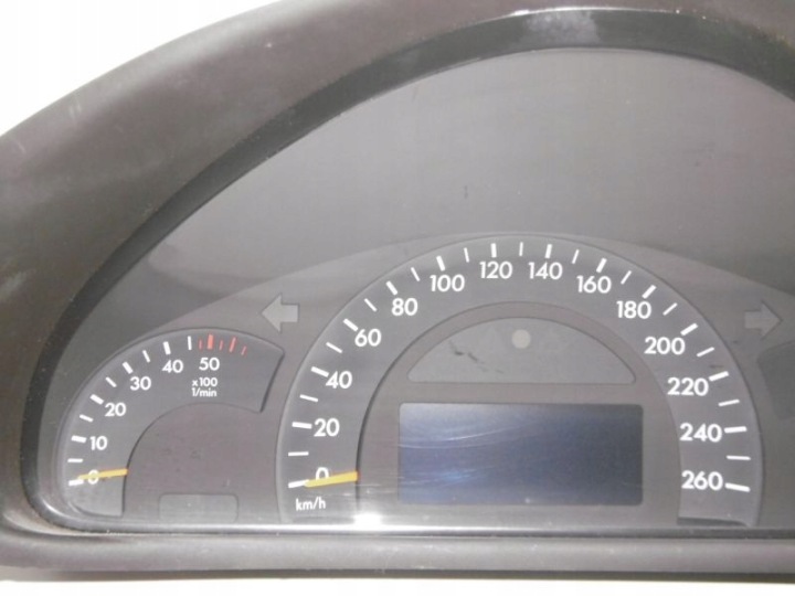 MERCEDES C W203 2,2DCI TABLEAU DE BORD UNIVERSEL A2035403911