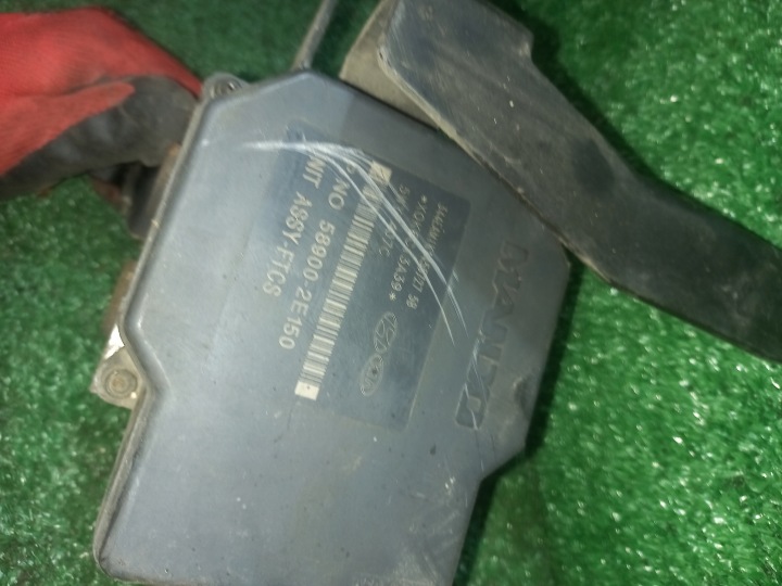 POMPE ABS HYUNDAI TUCSON 589002E150