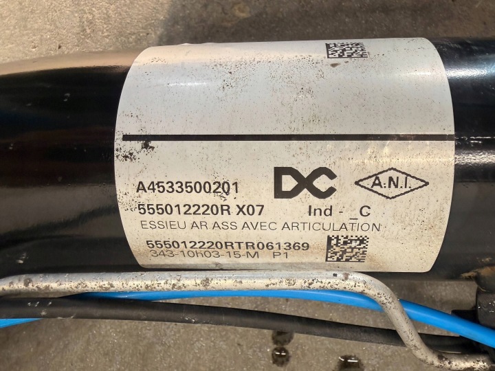 TWINGO III POUTRE SUSPENSIONS ARRIÈRE ARRIÈRE AXE 555012220R