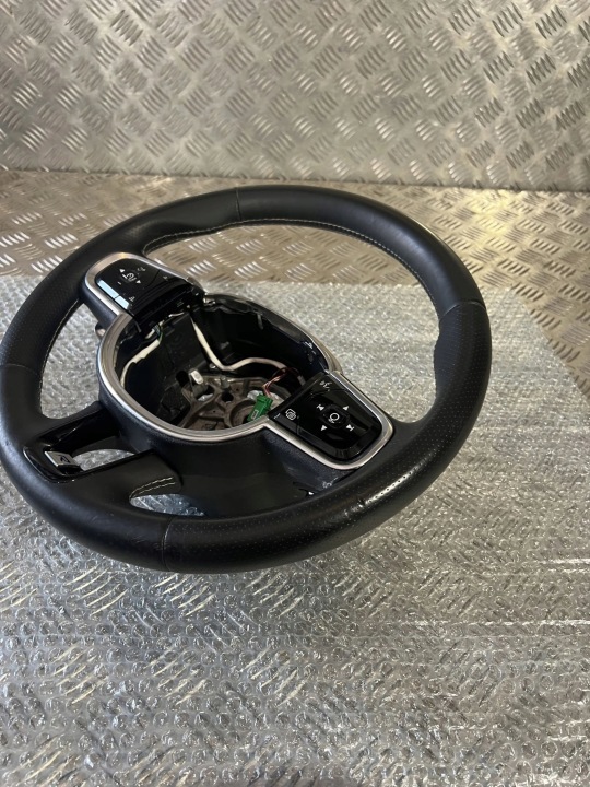 VOLVO XC90 VOLANT