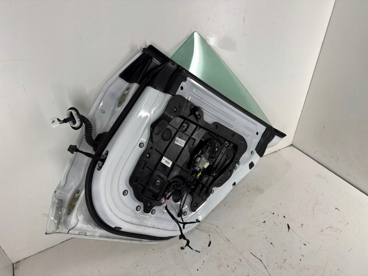 PORTES ARRIÈRE DROITE CÔTÉ TESLA MODÈLE 3 1081458S0A