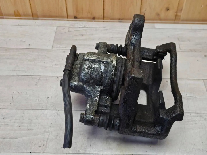 ÉTRIER DE FREIN DE FREIN AVANT DROIT DODGE NITRO 16018401 2.8L DIESEL 130KW 2009