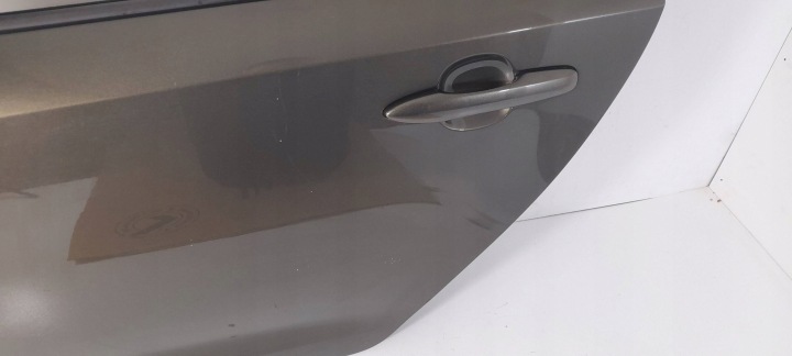 TOYOTA COROLLA E21 UNIVERSEL PORTES ARRIÈRE GAUCHE 6X1 (T530)