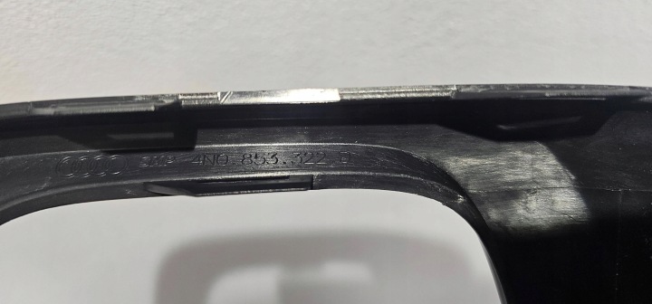 MOULURE PARE-CHOCS AVANT AVANT CÔTÉ DROITE AUDI A8 S8 D5 LIFT 2025