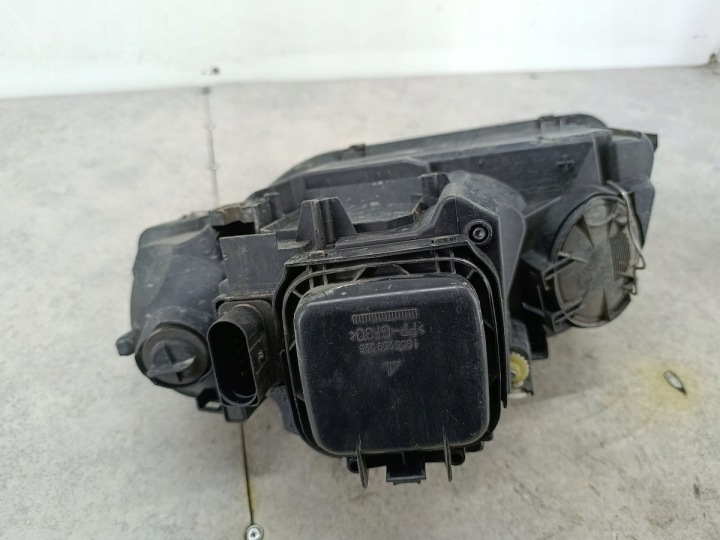 PHARE AVANT DROITE AUDI A3 8P 8P0941004K 0301206202 AL