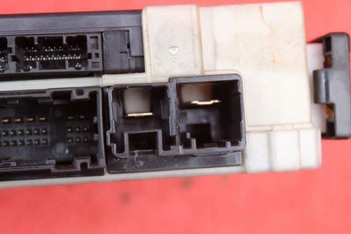 MODULE CONFORT 89221-02721 TOYOTA COROLLA E21 1.8 HYBRID 98 KM 19-