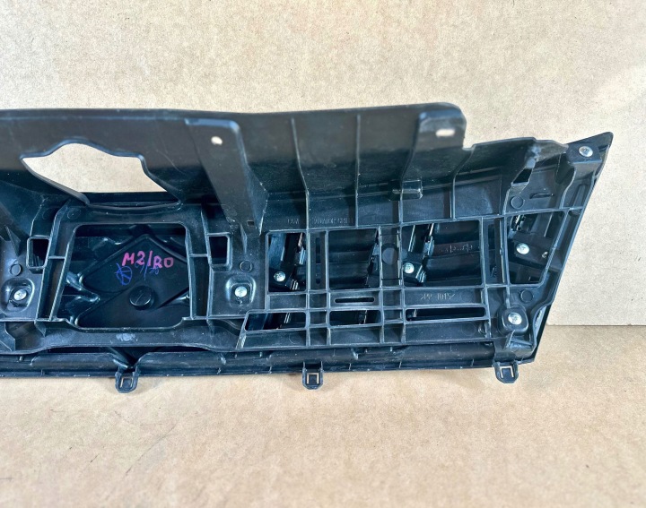 SUZUYKI VITARA LY CALANDRE AVANT GRILLE 72121-86R0 LIFT