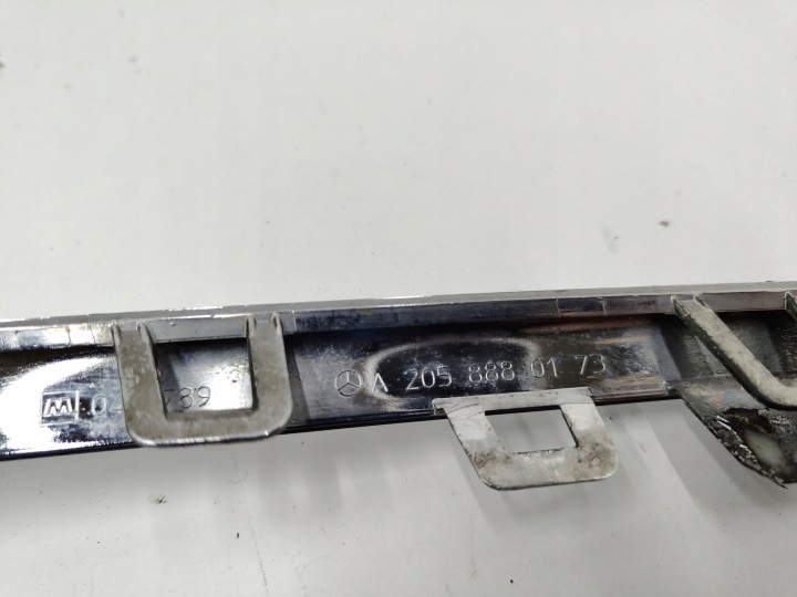 MOULURE CHROME GAUCHE MERCEDES-BENZ C-CLASS W205 A2058880173