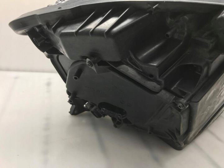 PIÈCE PHARES DROITE CÔTÉ AUDI A6 S6 C7 4G 4G0941034