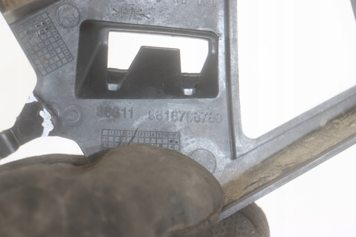TOYOTA PROACE CITY BERLINGO IV GLISSIÈRE PARE-CHOCS DROIT AVANT 9816768780 J-7459