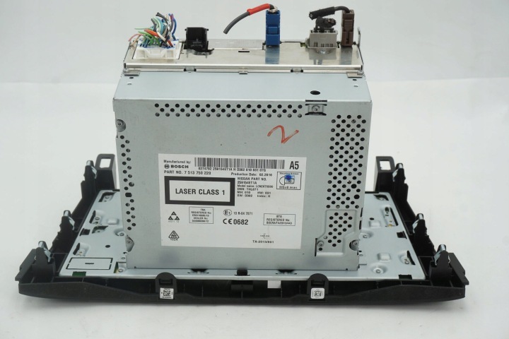 RADIO LECTEUR DE CARTE NAVIGATION NISSAN QASHQAI 7513750220 ENDOMMAGÉ