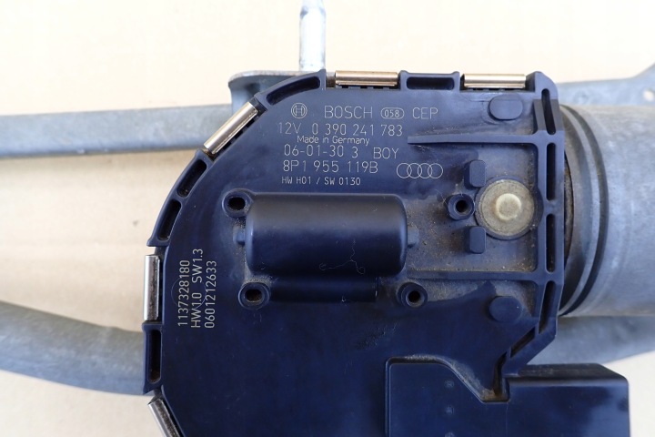 AUDI A3 8P LIFT 08- PETIT MOTEUR MÉCANISME ESSUIE-GLACES AVANT 8P1955023J OE