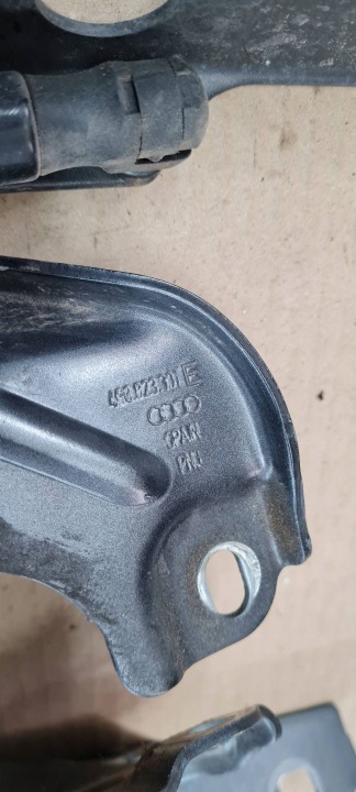 GAUCHE CHARNIÈRE CAPOTS AUDI 4G8823301E 1.97L DIESEL 2016