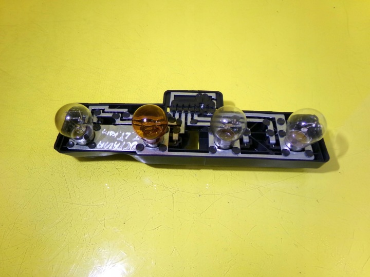 INSERT SEMELLE PHARES GAUCHE ARRIÈRE SKODA OCTAVIA MK1 (1U) 2000 1U9945257 NR312